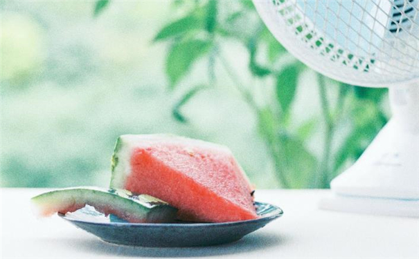 掌纹深粗糙