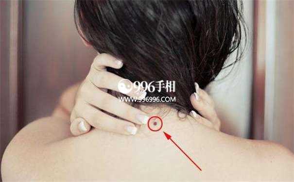苦情痣是在哪个位置呢