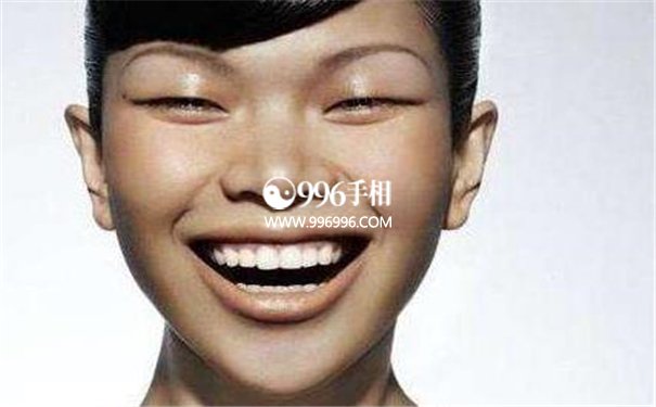 眼睛上扬的女人