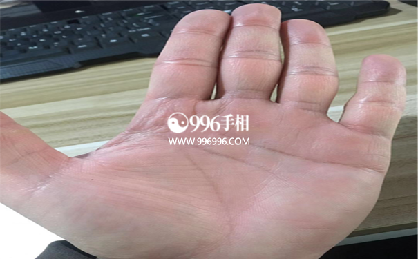 手诊专家能凭掌纹诊断