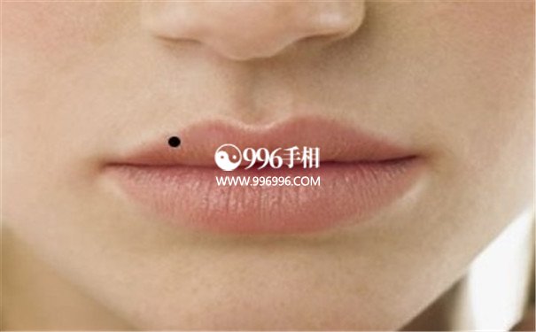 男人嘴巴周围的痣图解