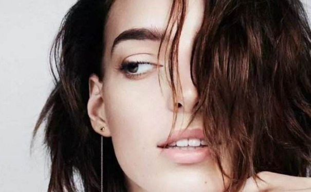 ���࿴�˿����ǲ���һ�������ĵ���