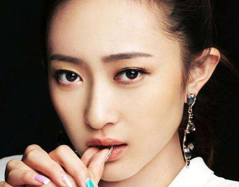 �ļ���Ů�����������ɵ�С����