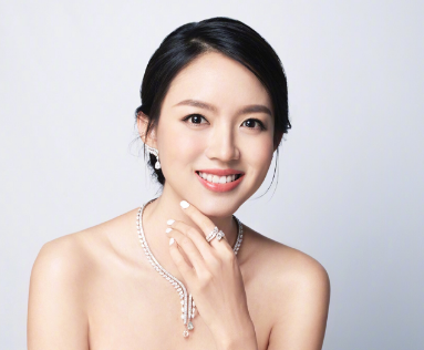 ��Խ��Խ����Ů�����࣬������