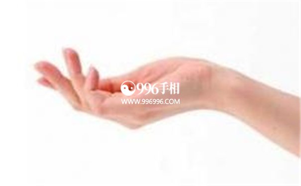 手掌色泽红润