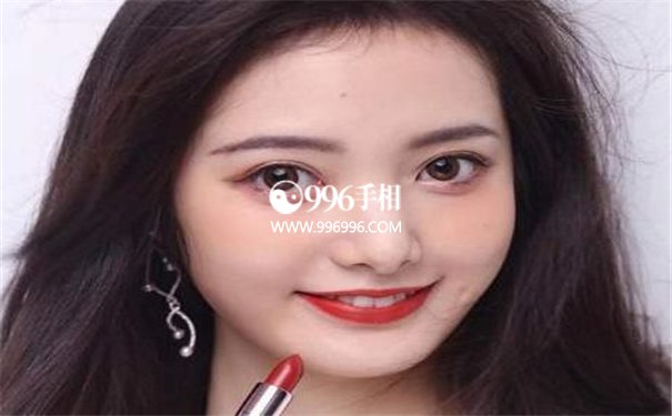 眼睛凸出的面相