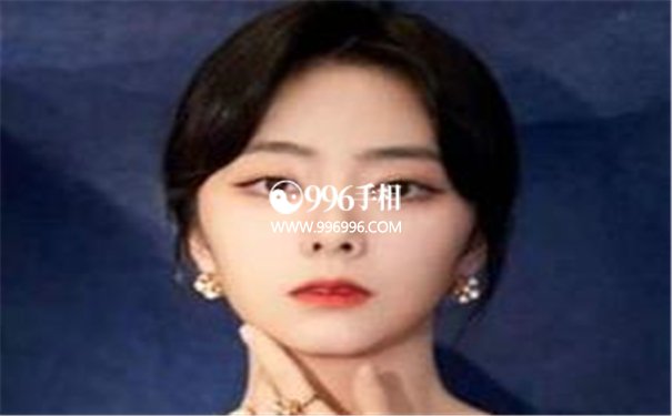 嘴角下垂面相