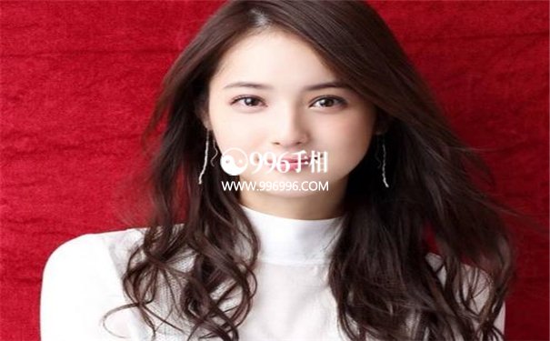牙齿不齐面相