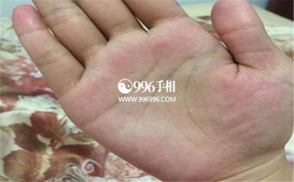掌心凹陷手相