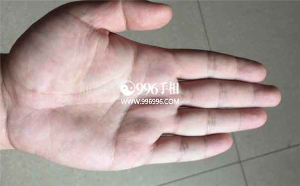 吝啬的手相