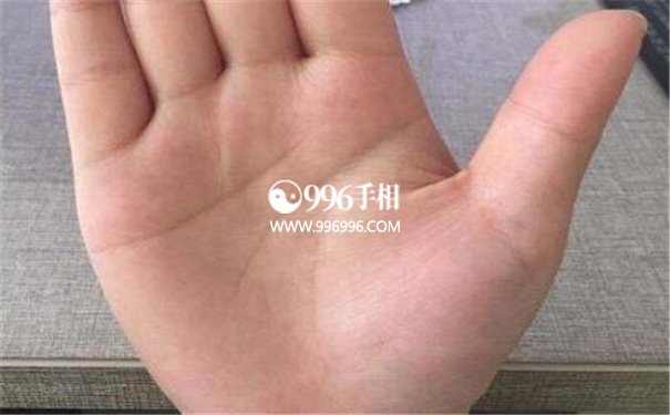 女富豪手相