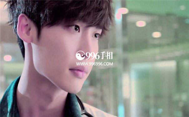 面相眼睛男